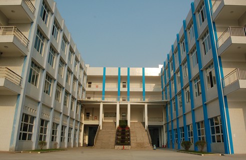 四川矿产机电技师学院-实训大楼