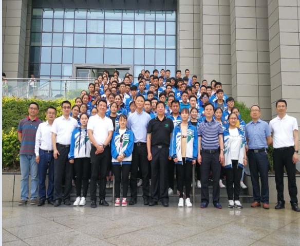 德阳城市职业学校-学生合影