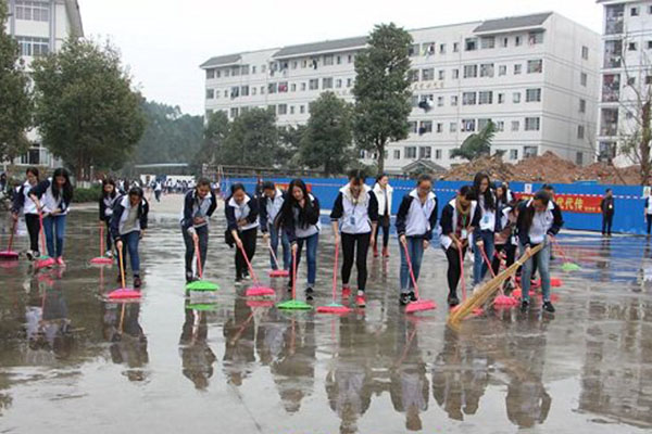 中等职业学校