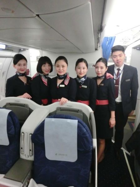 东方航空空乘3.jpg