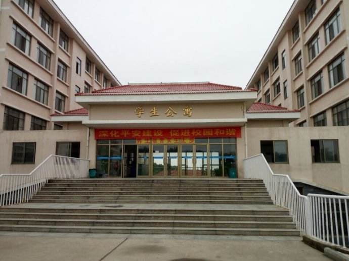 2019年泸州医学院卫生学校招生要求