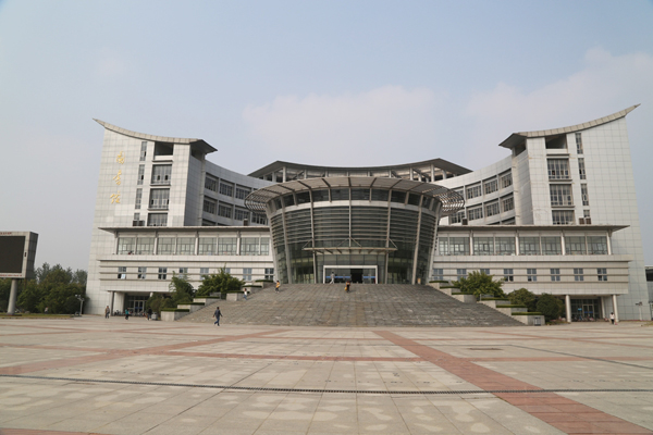 四川什邡中学学校地址