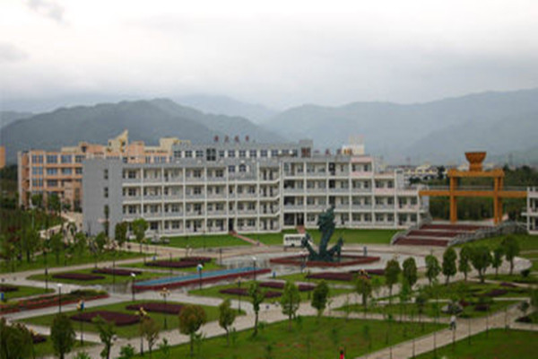 达州百岛湖职业技术学校 达州百岛湖职业技术学校