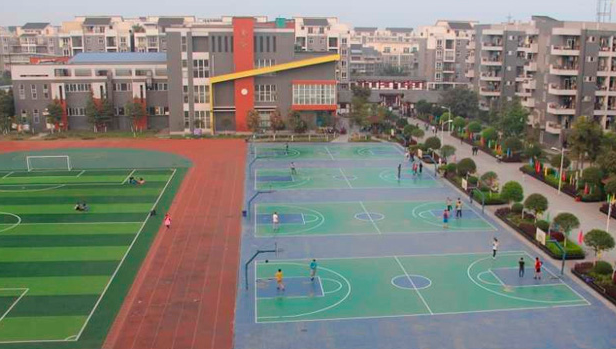 学校运动篮球场