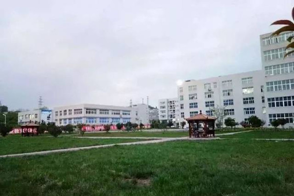 贵州航空工业技师学院