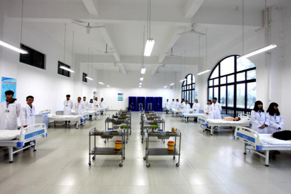 乐山医药科技学校成都校区实验室 乐山医药科技学校成都校区实验室
