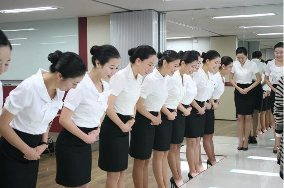 成都航空旅游职业学校.png