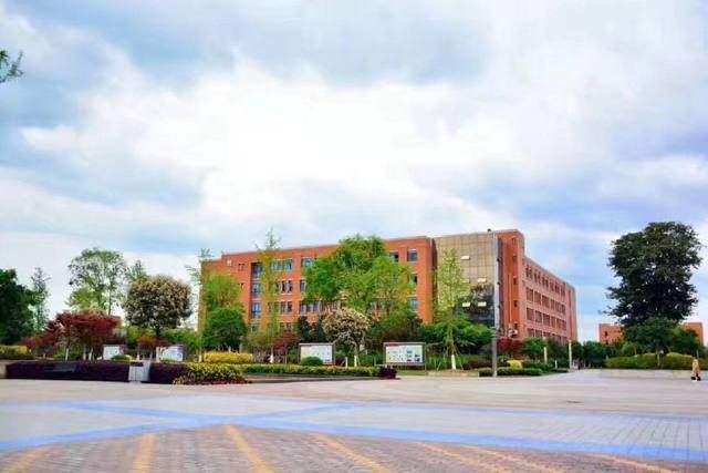 初中毕业优选成都希望卫校