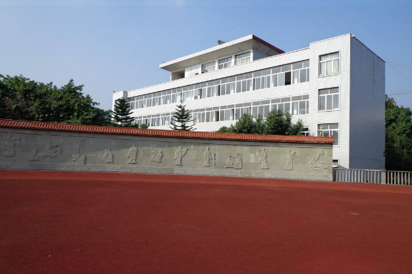 宜宾职业技术学院简介与2019年招生要求